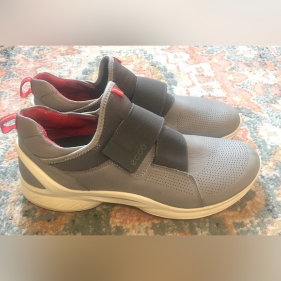 ECCO Men's Unisex Gray Red Trim Athletic Slip-On Sneakers Shoes EU 41 US 8 - Picture 4 of 9